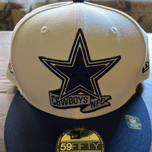 Men’s Dallas Cowboys Fitted Hat - Picture 1 of 3